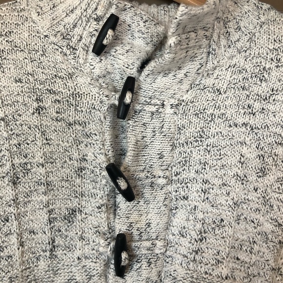 Men’s Sweater - Picture 2 of 2